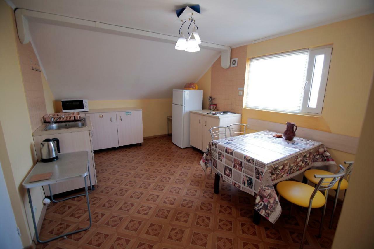 Guest House Kamenny Dom 카롤리노 부하즈 외부 사진